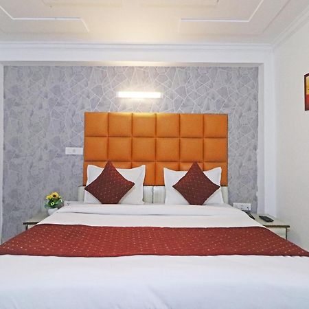 Hotel Clink New Delhi Airport Экстерьер фото