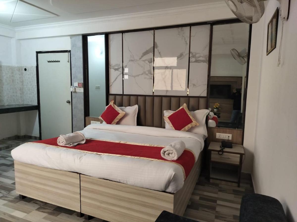 Hotel Clink New Delhi Airport Экстерьер фото