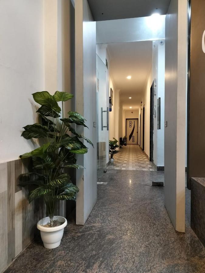 Hotel Clink New Delhi Airport Экстерьер фото