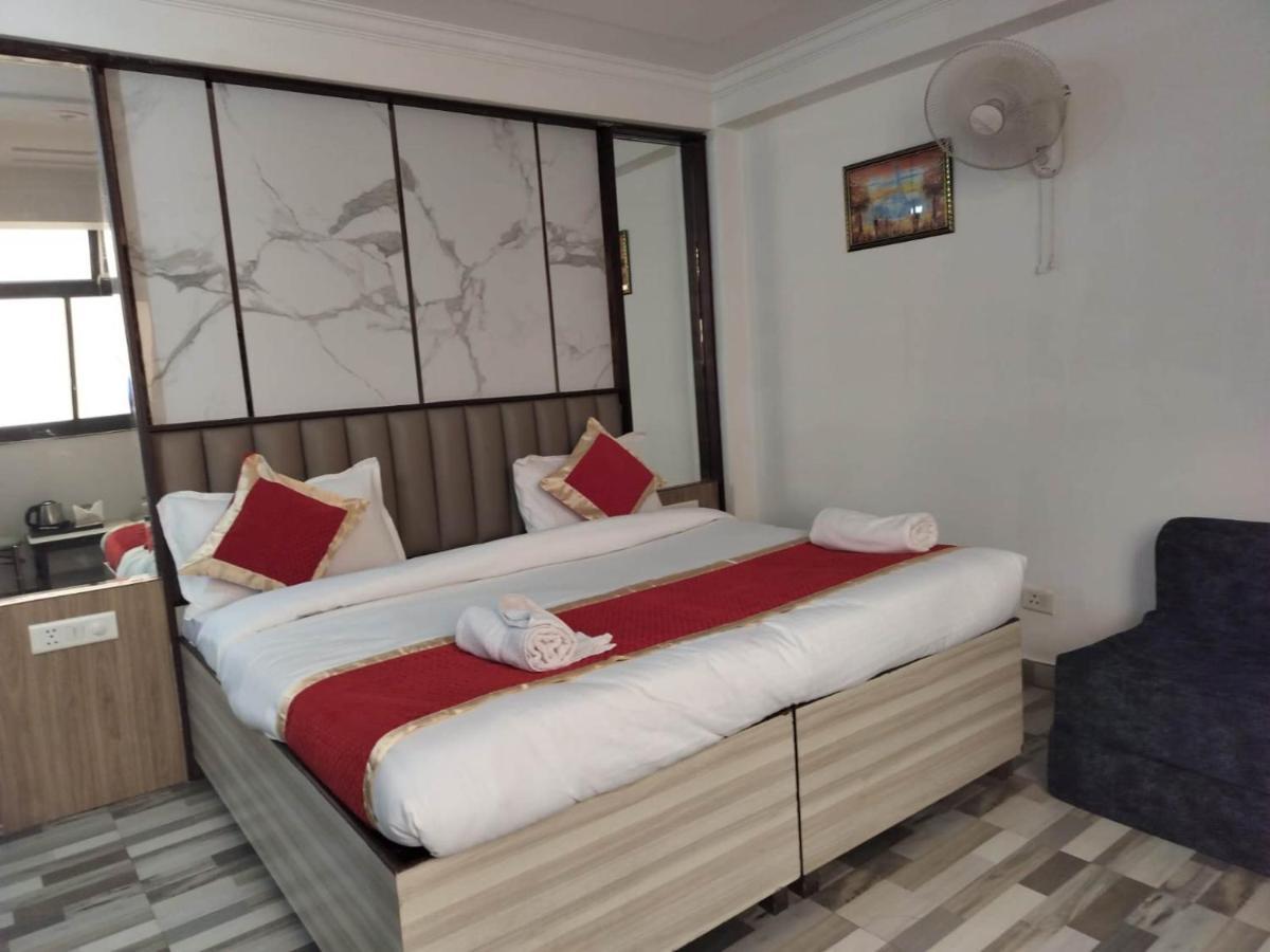Hotel Clink New Delhi Airport Экстерьер фото