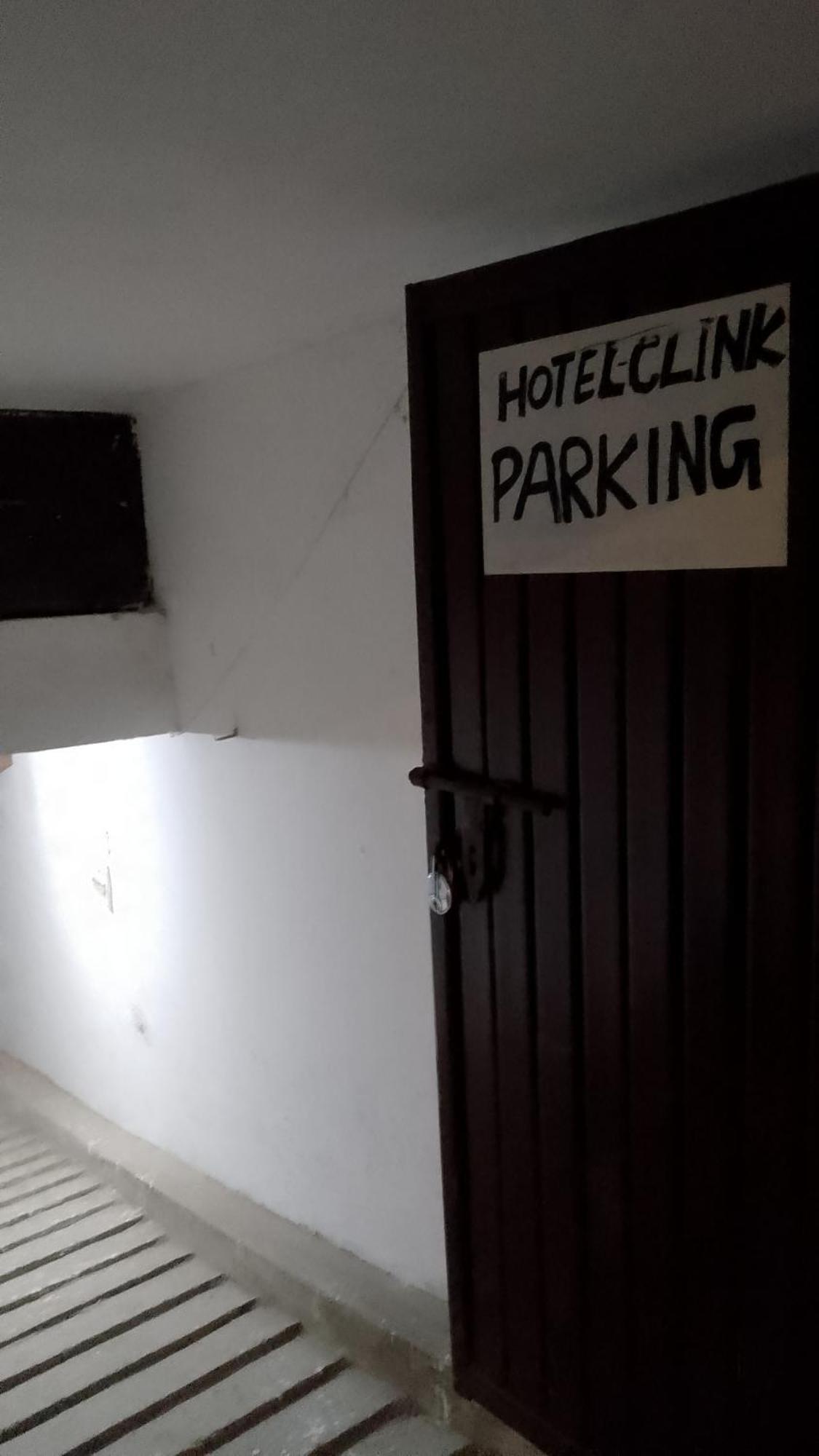 Hotel Clink New Delhi Airport Экстерьер фото