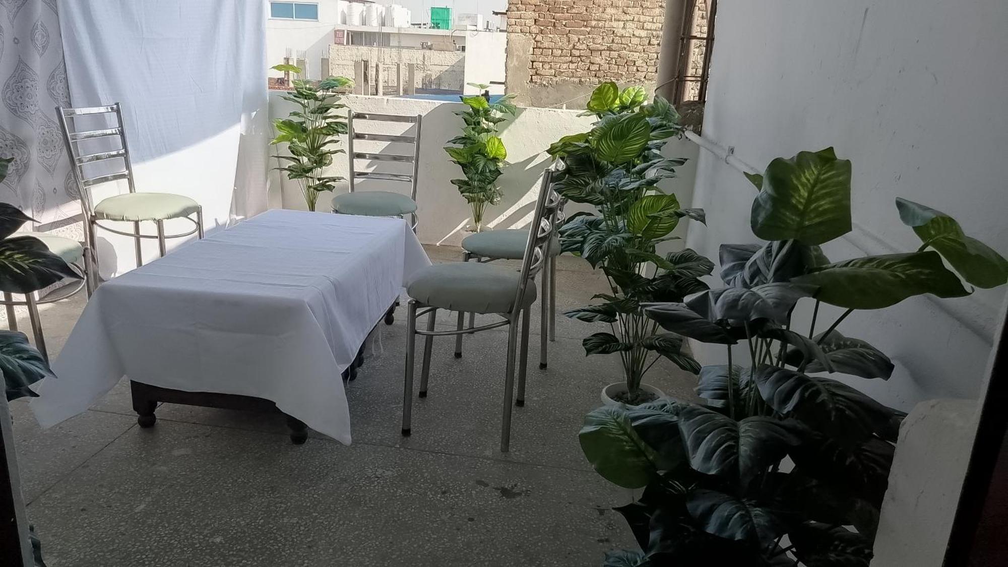 Hotel Clink New Delhi Airport Экстерьер фото