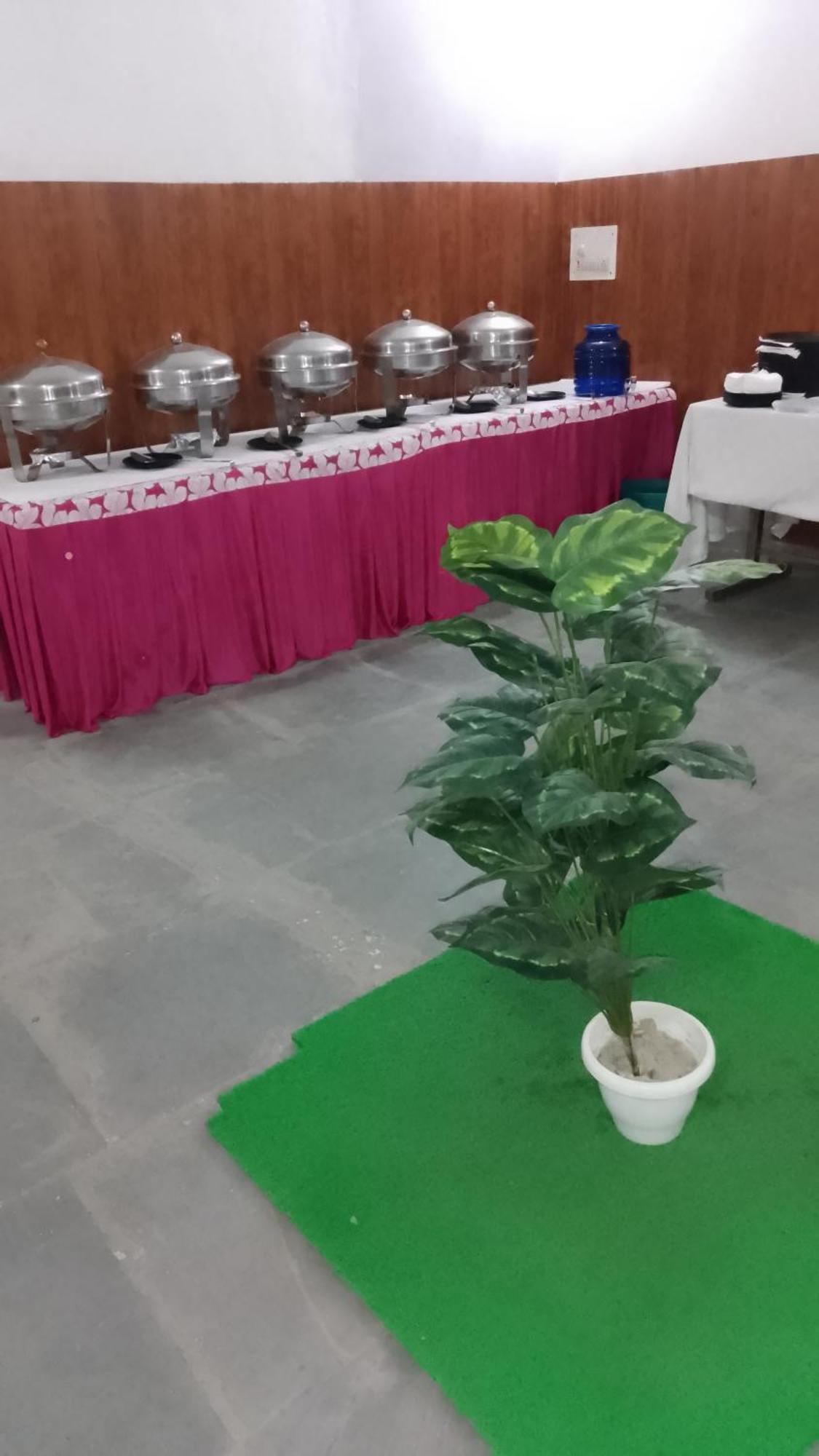 Hotel Clink New Delhi Airport Экстерьер фото